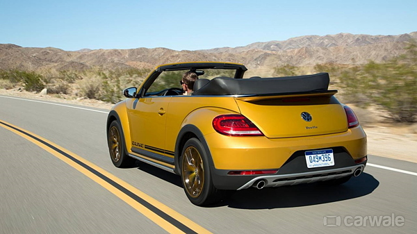 Volkswagen Beetle Dune And Denim Cabrio Revealed Carwale All About Cars Yahoo India