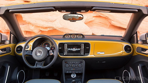 Volkswagen Beetle Dune And Denim Cabrio Revealed Carwale All About Cars Yahoo India