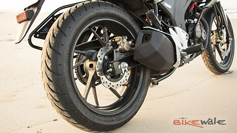 hornet 160r tyre price